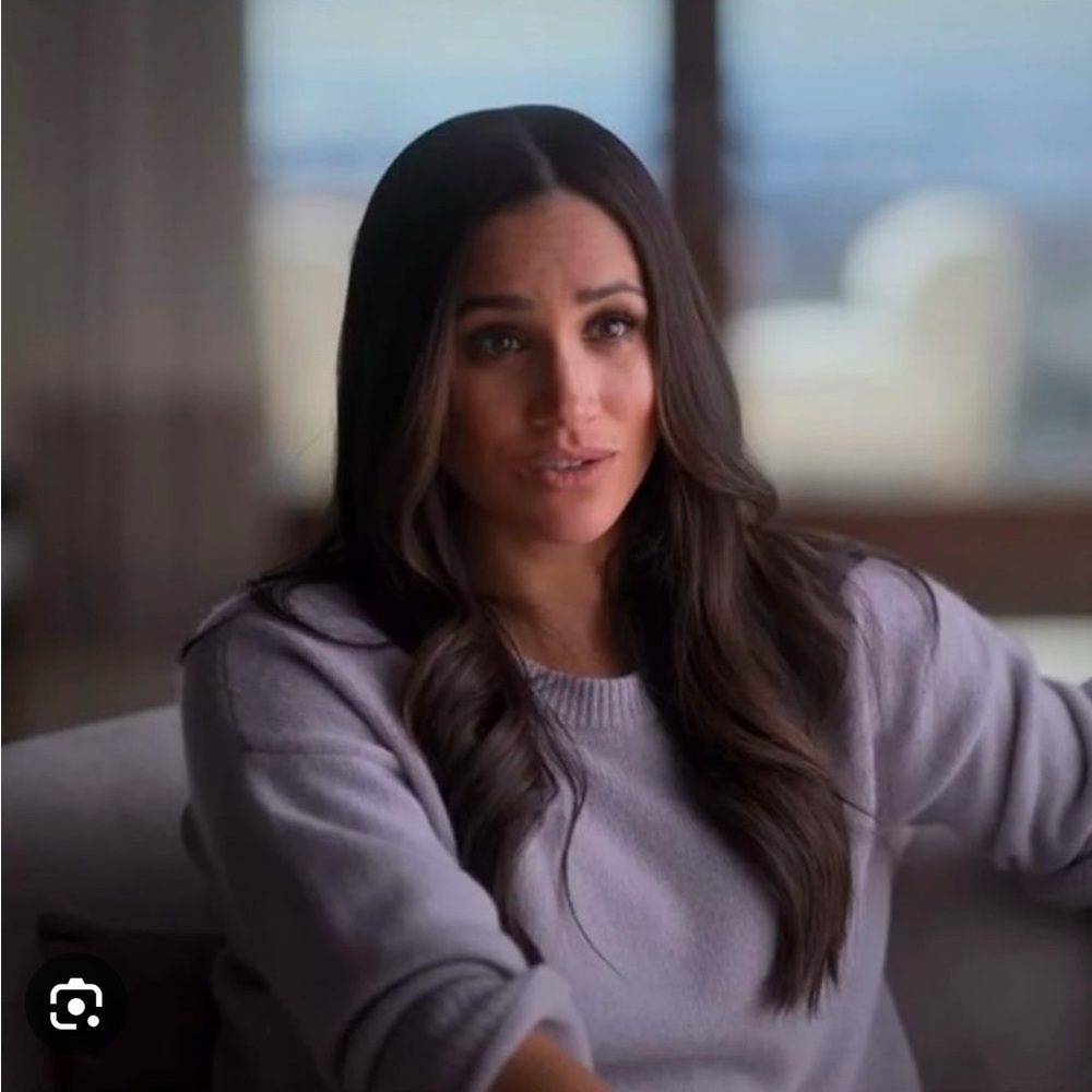 Meghan Markle - Krista Elsta Sweater Sz Medium
